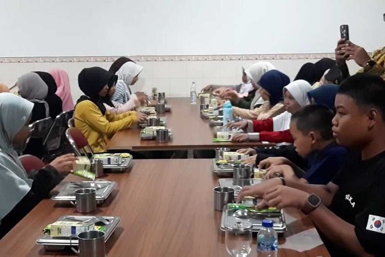 Cerita Siswa Sekolah Rakyat di Bogor, Terharu Bisa Makan Enak hingga Bingung Pakai Toilet Duduk